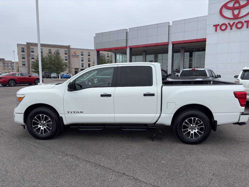 2024 Nissan Titan SV
