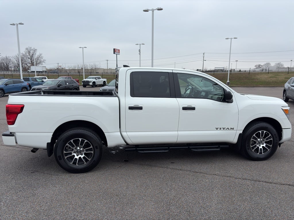 2024 Nissan Titan SV