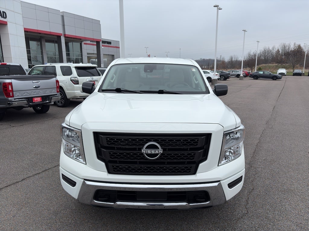2024 Nissan Titan SV