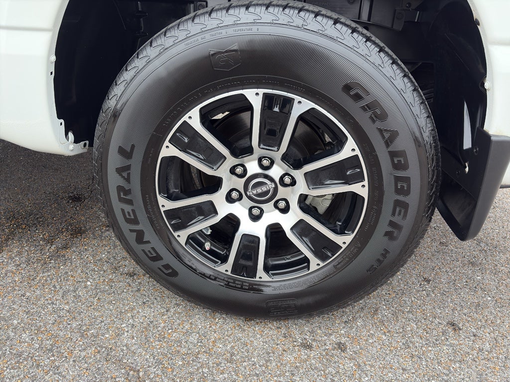 2024 Nissan Titan SV