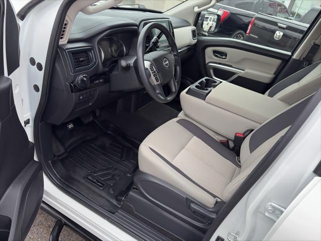 2024 Nissan Titan SV