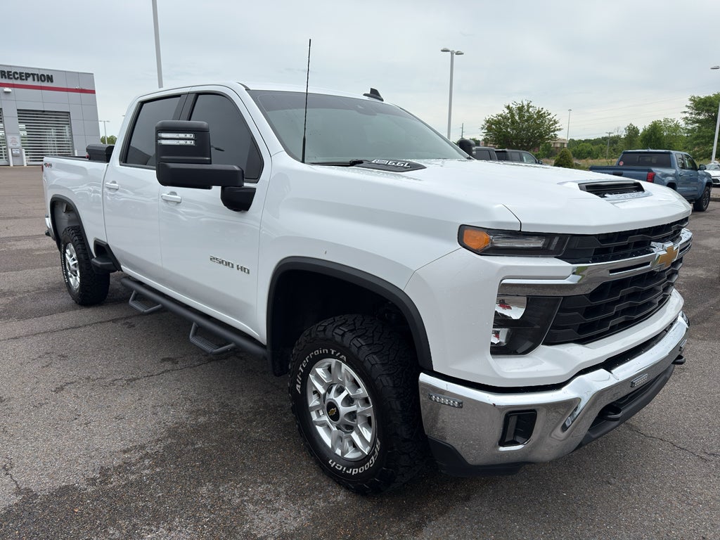 2024 Chevrolet Silverado LT