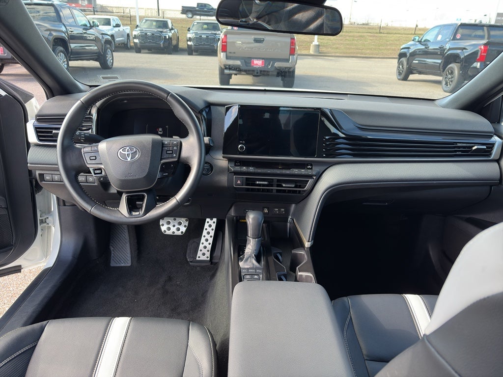 2025 Toyota Camry Hybrid SE