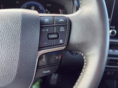 2025 Toyota Camry Hybrid SE