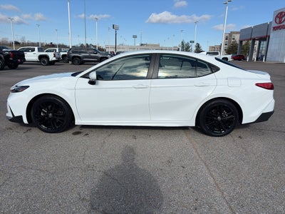 2025 Toyota Camry Hybrid SE
