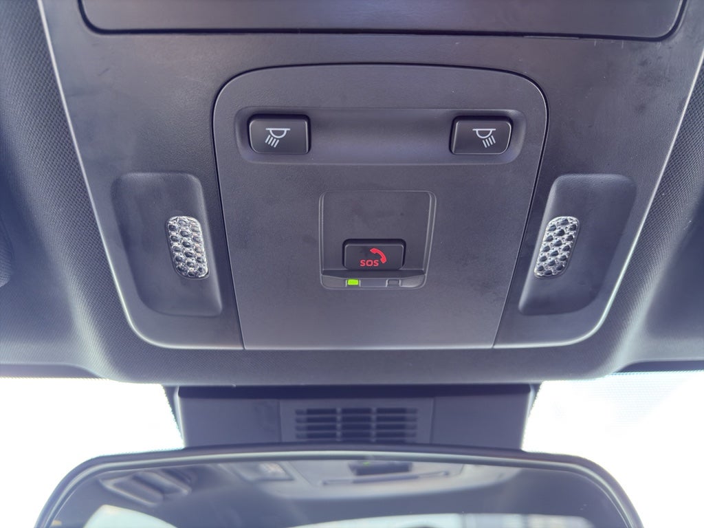 2025 Toyota Camry Hybrid SE