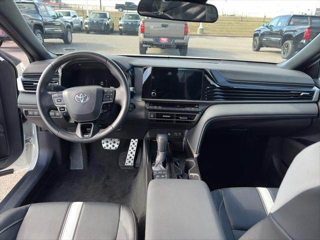 2025 Toyota Camry Hybrid SE