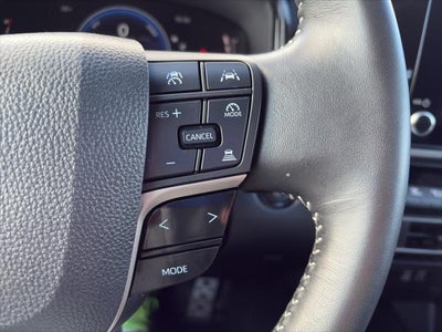 2025 Toyota Camry Hybrid SE