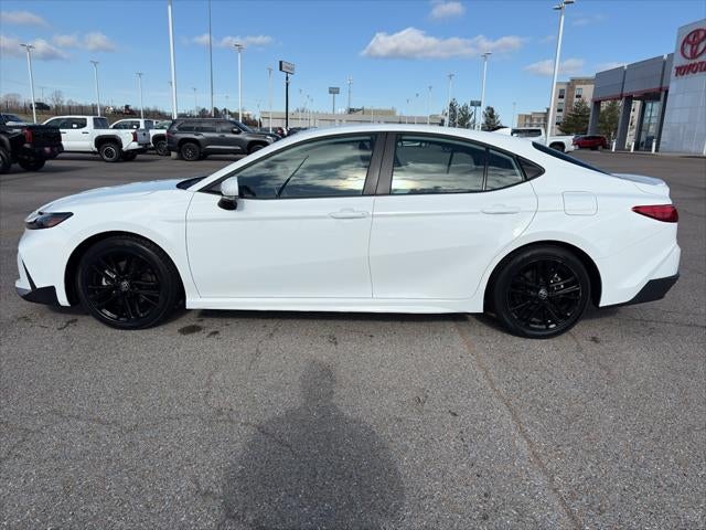 2025 Toyota Camry Hybrid SE
