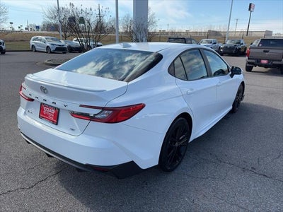 2025 Toyota Camry Hybrid SE
