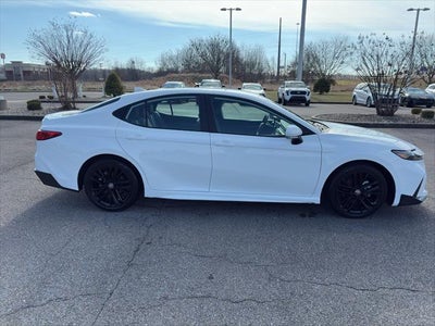 2025 Toyota Camry Hybrid SE