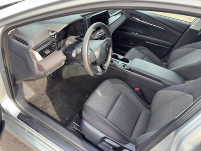 2025 Toyota Camry Hybrid LE