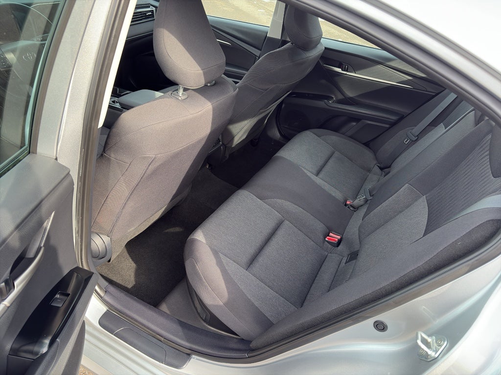 2025 Toyota Camry Hybrid LE