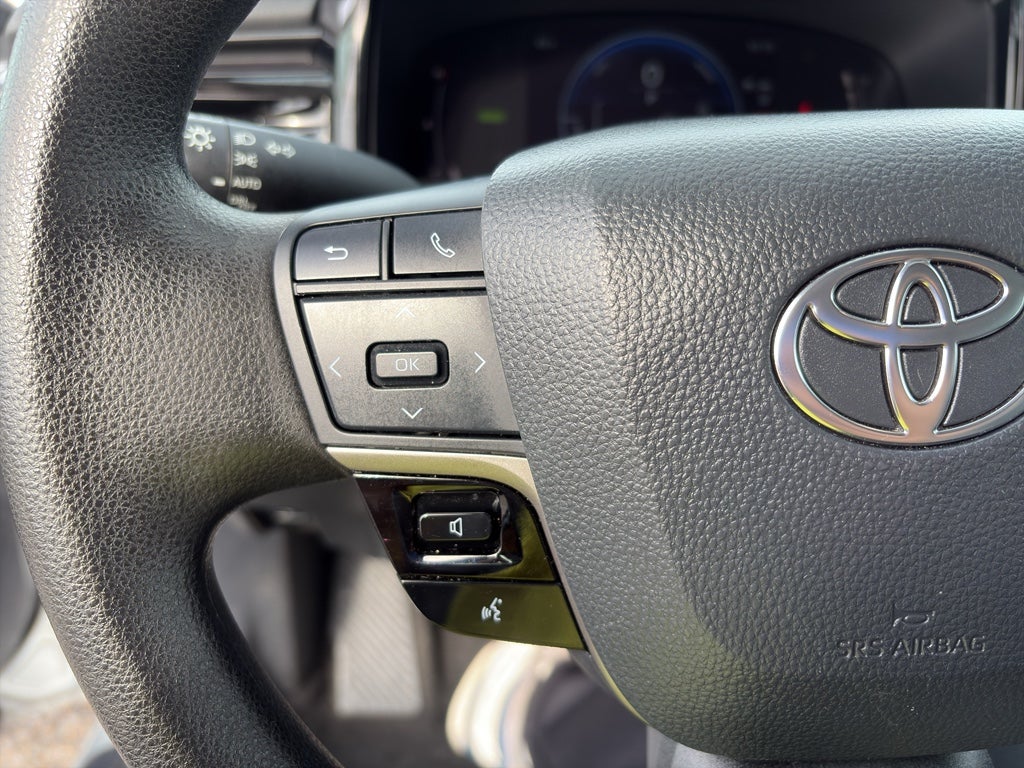 2025 Toyota Camry Hybrid LE