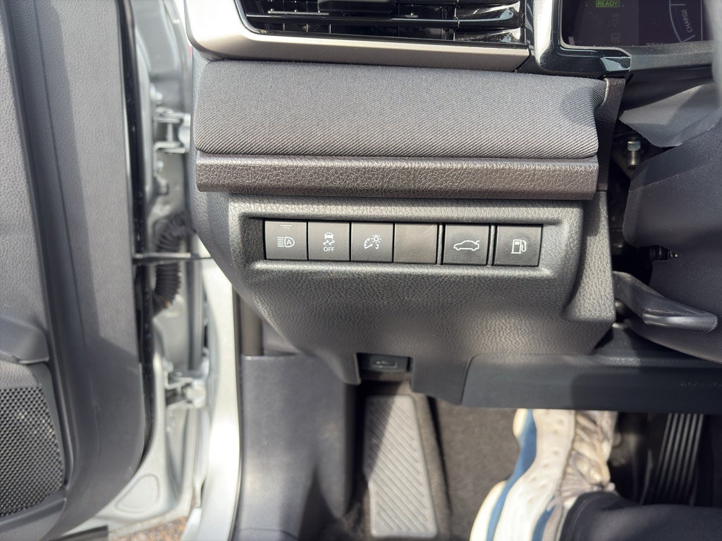 2025 Toyota Camry Hybrid LE