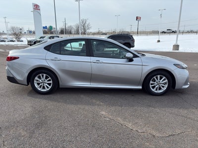 2025 Toyota Camry Hybrid LE
