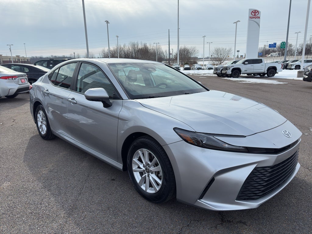 2025 Toyota Camry Hybrid LE