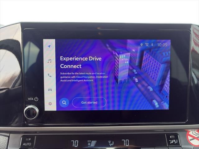 2025 Toyota Camry Hybrid LE