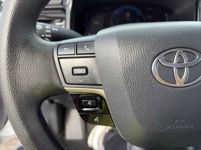 2025 Toyota Camry Hybrid LE