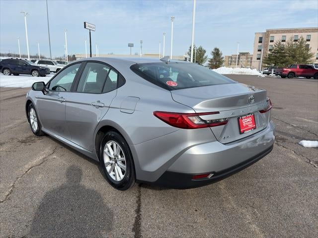 2025 Toyota Camry Hybrid LE