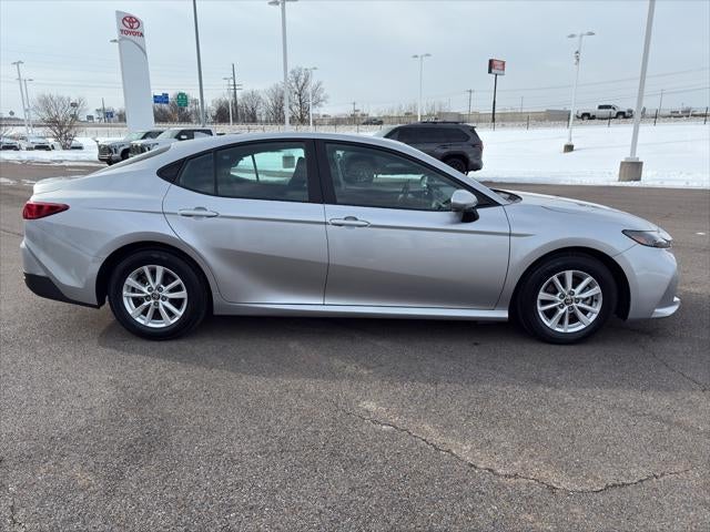 2025 Toyota Camry Hybrid LE