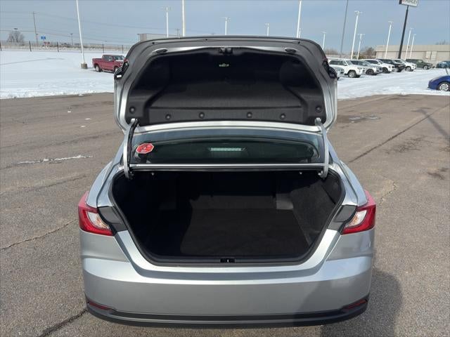 2025 Toyota Camry Hybrid LE