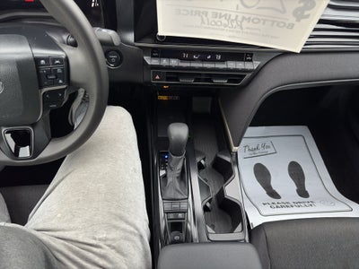 2025 Toyota Camry Hybrid LE