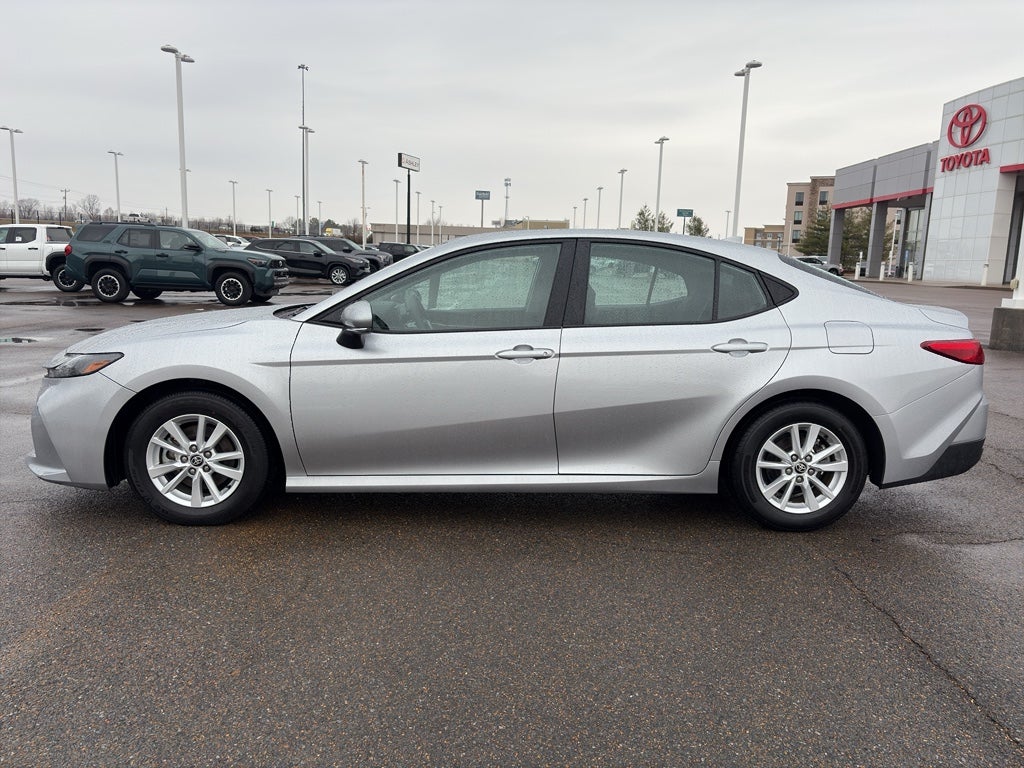 2025 Toyota Camry Hybrid LE