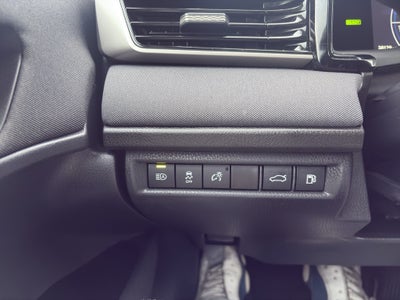 2025 Toyota Camry Hybrid LE