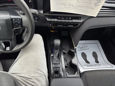 2025 Toyota Camry Hybrid LE