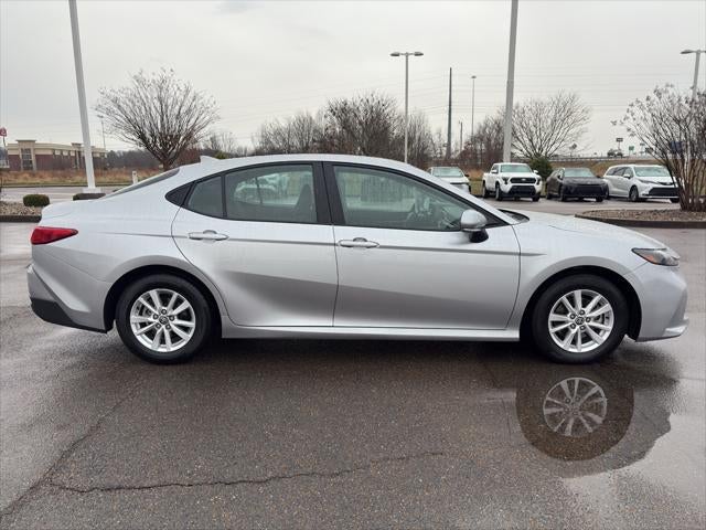 2025 Toyota Camry Hybrid LE