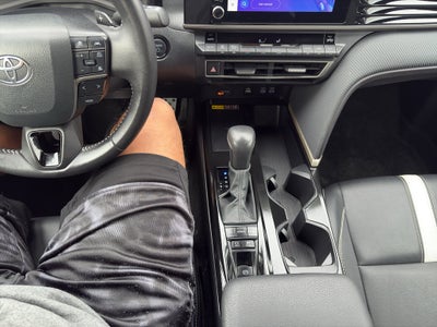 2025 Toyota Camry Hybrid SE