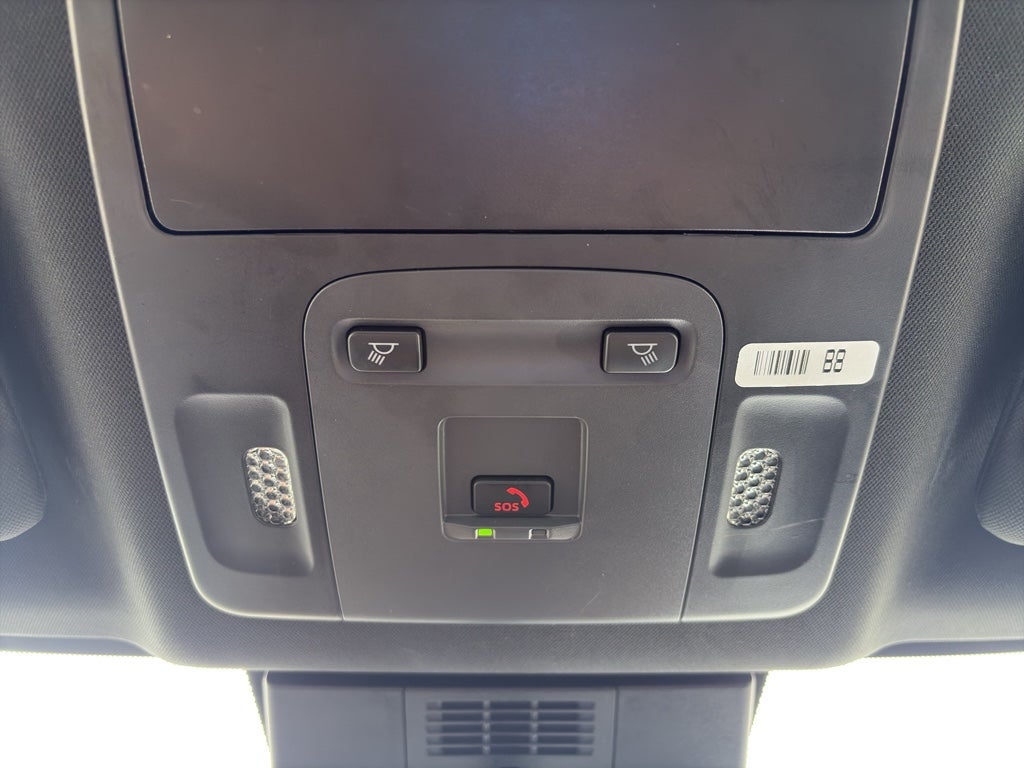 2025 Toyota Camry Hybrid SE