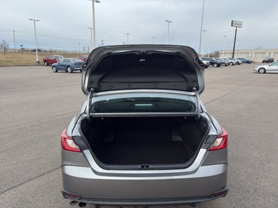 2025 Toyota Camry Hybrid SE