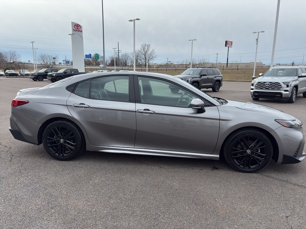 2025 Toyota Camry Hybrid SE