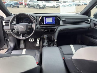 2025 Toyota Camry Hybrid SE