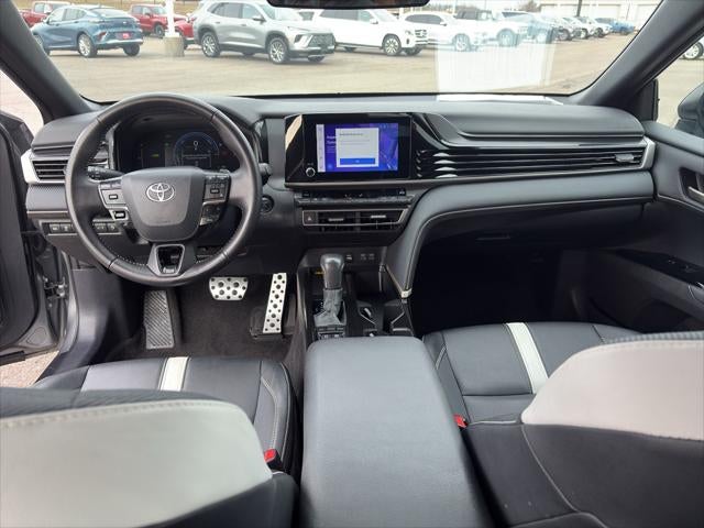 2025 Toyota Camry Hybrid SE