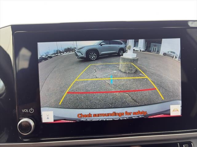 2025 Toyota Camry Hybrid SE