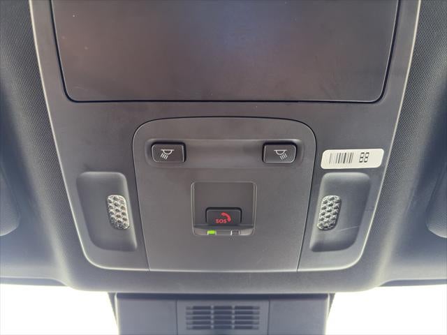 2025 Toyota Camry Hybrid SE