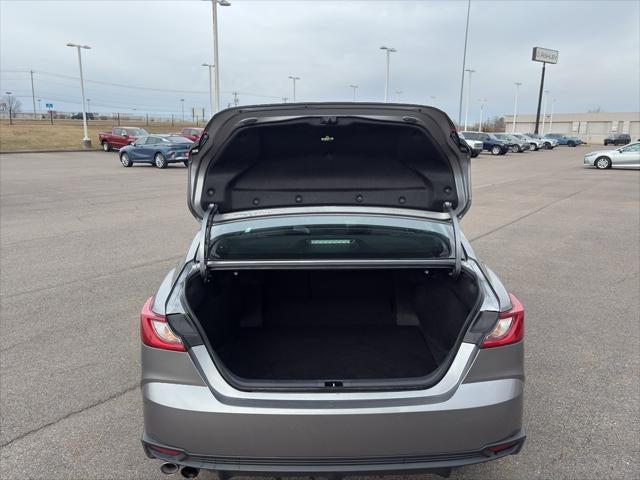 2025 Toyota Camry Hybrid SE