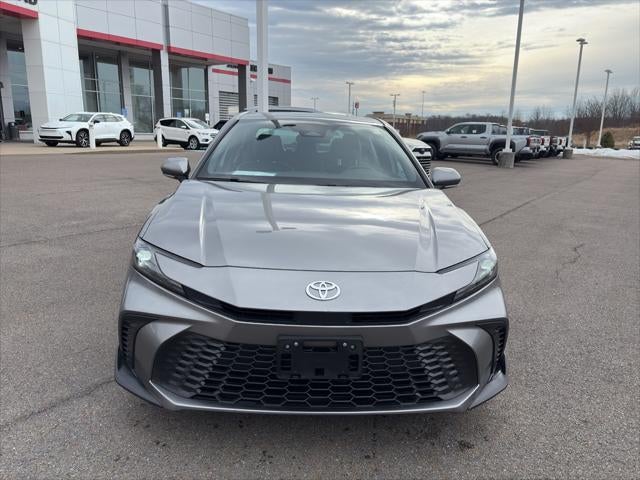 2025 Toyota Camry Hybrid SE