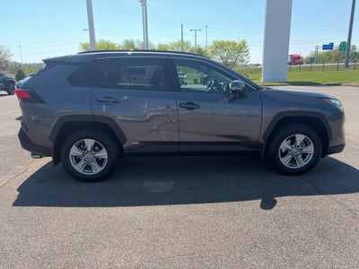 2022 Toyota RAV4 Hybrid XLE