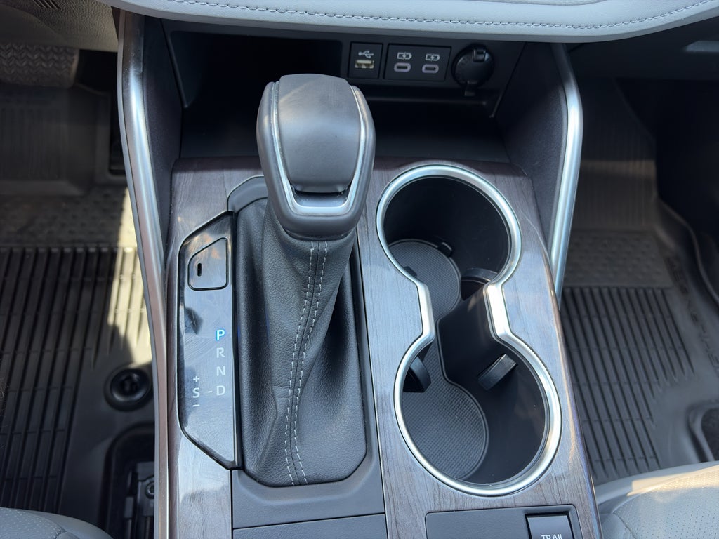 2023 Toyota Highlander Hybrid Hybrid Platinum