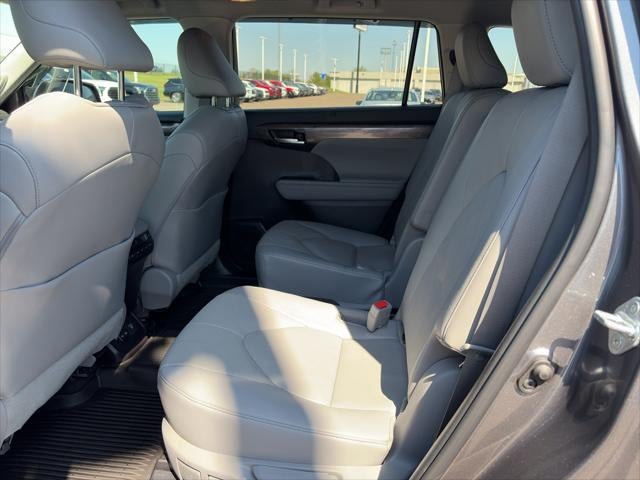 2023 Toyota Highlander Hybrid Hybrid Platinum