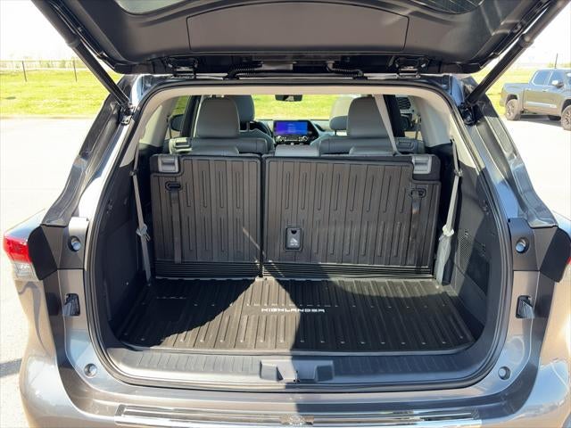 2023 Toyota Highlander Hybrid Hybrid Platinum