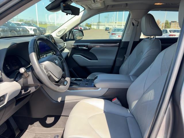 2023 Toyota Highlander Hybrid Hybrid Platinum