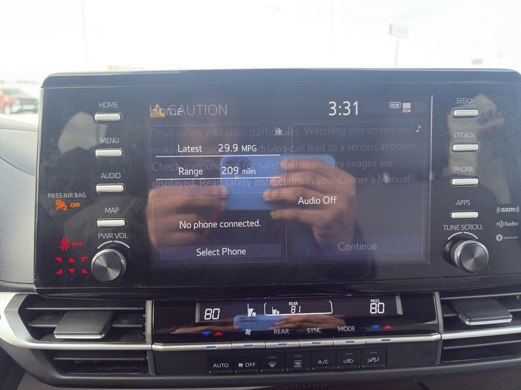 2024 Toyota Sienna LE