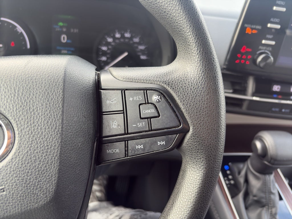 2024 Toyota Sienna LE