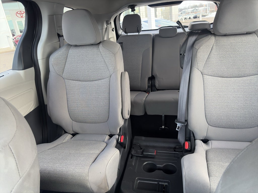 2024 Toyota Sienna LE