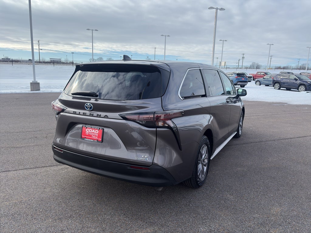 2024 Toyota Sienna LE